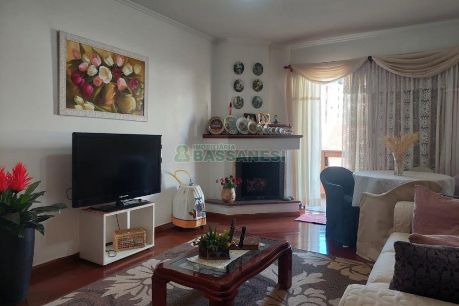 Apartamento com 120m², 3 dormitórios, 1 vaga, no bairro Rio Branco em Caxias do Sul para Comprar