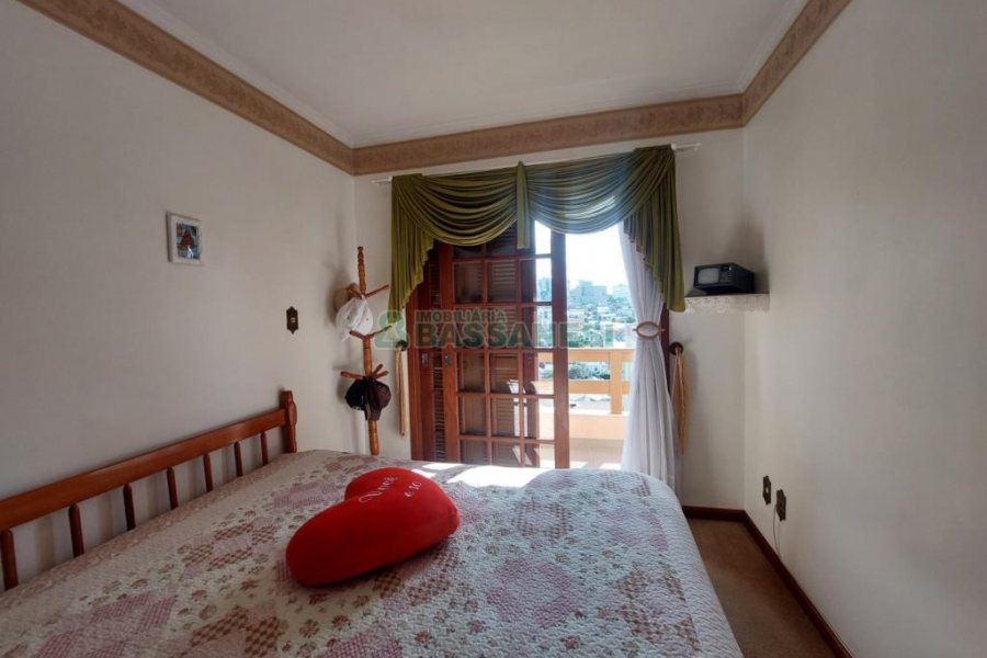 Apartamento com 120m², 3 dormitórios, 1 vaga, no bairro Rio Branco em Caxias do Sul para Comprar