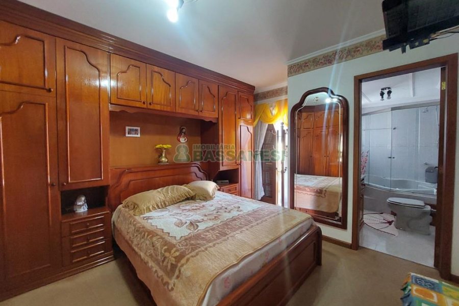 Apartamento com 120m², 3 dormitórios, 1 vaga, no bairro Rio Branco em Caxias do Sul para Comprar