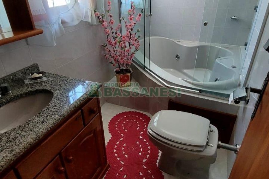 Apartamento com 120m², 3 dormitórios, 1 vaga, no bairro Rio Branco em Caxias do Sul para Comprar