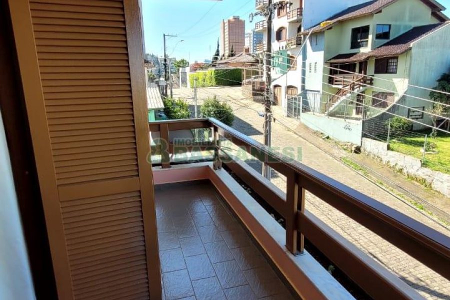 Apartamento com 120m², 3 dormitórios, 1 vaga, no bairro Rio Branco em Caxias do Sul para Comprar