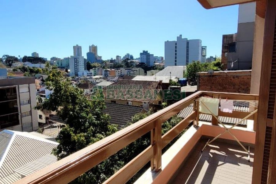 Apartamento com 120m², 3 dormitórios, 1 vaga, no bairro Rio Branco em Caxias do Sul para Comprar