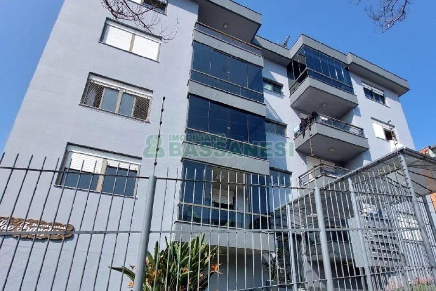 Apto Mobiliado com 80m², 2 dormitórios, 1 vaga, no bairro Sagrada Família em Caxias do Sul para Alugar