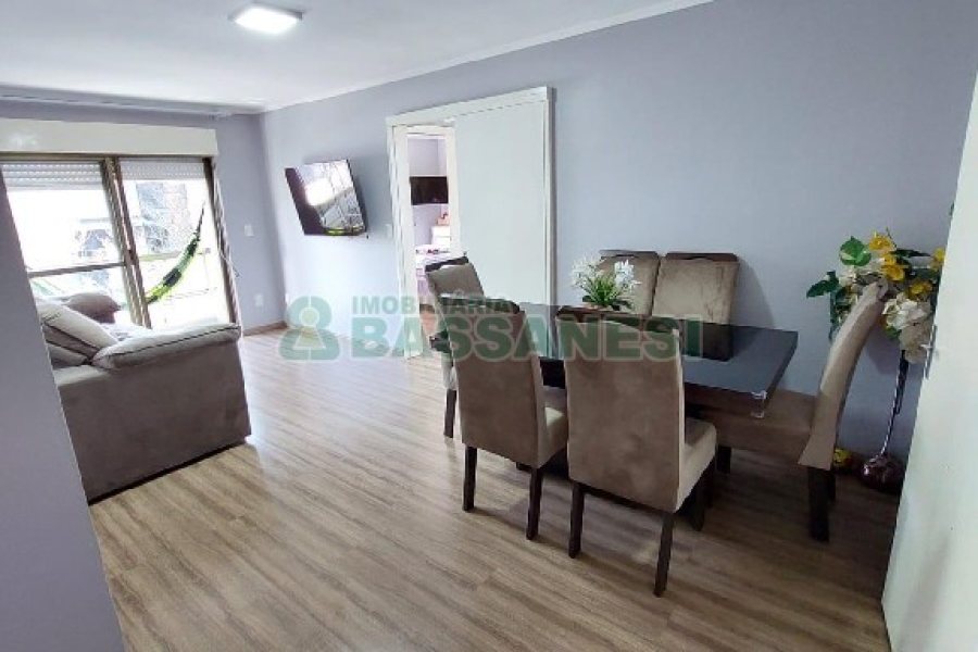 Apto Mobiliado com 80m², 2 dormitórios, 1 vaga, no bairro Sagrada Família em Caxias do Sul para Alugar