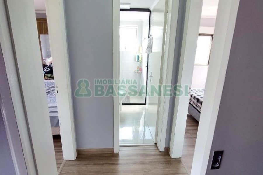 Apto Mobiliado com 80m², 2 dormitórios, 1 vaga, no bairro Sagrada Família em Caxias do Sul para Alugar