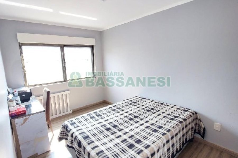 Apto Mobiliado com 80m², 2 dormitórios, 1 vaga, no bairro Sagrada Família em Caxias do Sul para Alugar