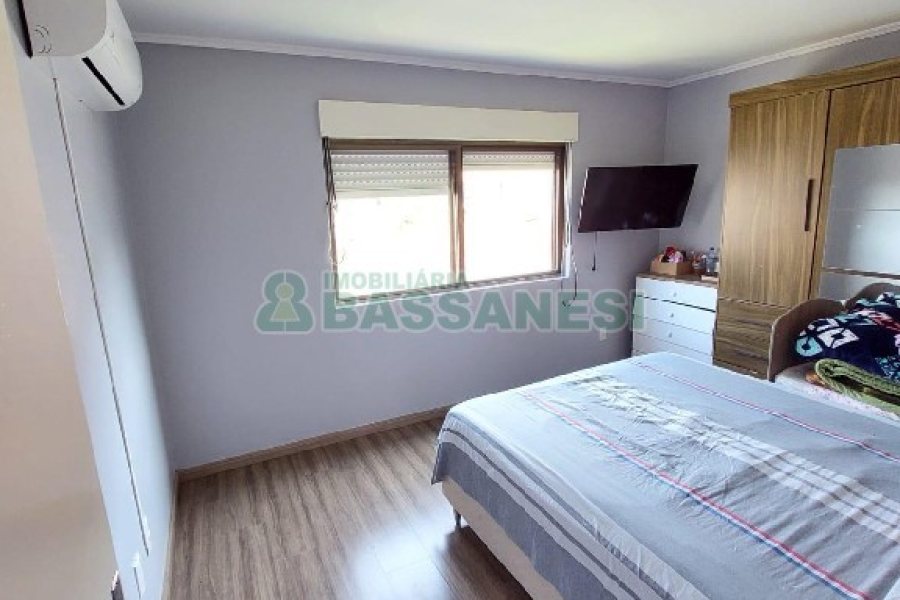 Apto Mobiliado com 80m², 2 dormitórios, 1 vaga, no bairro Sagrada Família em Caxias do Sul para Alugar