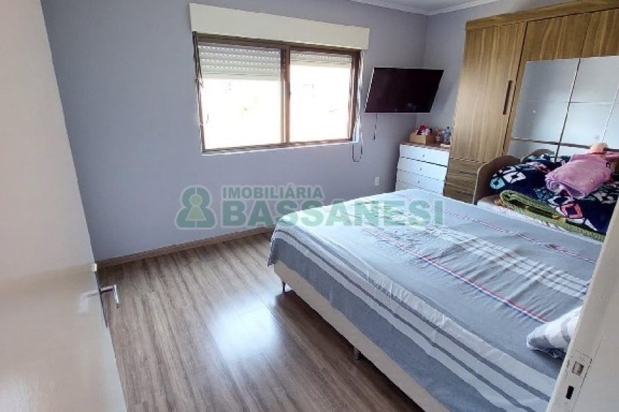 Apto Mobiliado com 80m², 2 dormitórios, 1 vaga, no bairro Sagrada Família em Caxias do Sul para Alugar