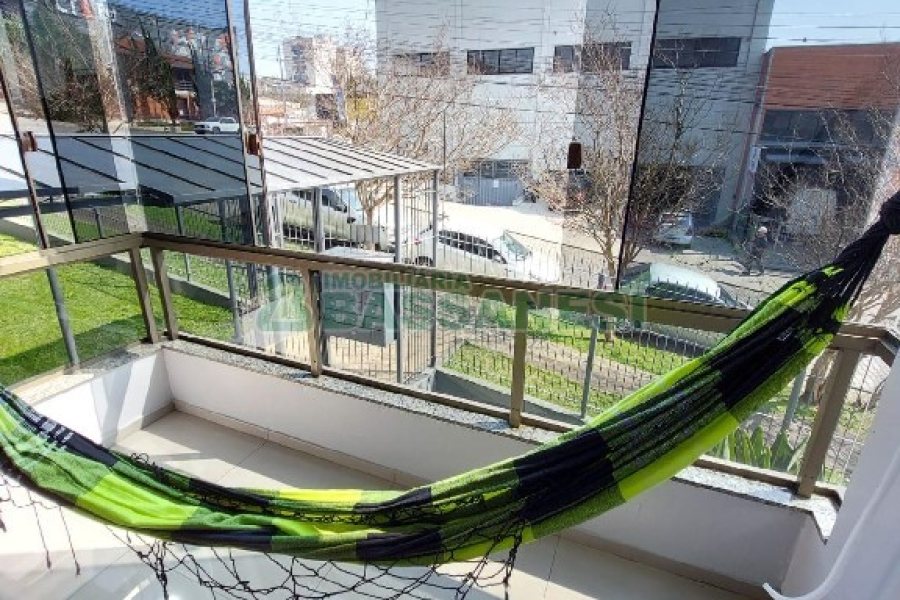 Apto Mobiliado com 80m², 2 dormitórios, 1 vaga, no bairro Sagrada Família em Caxias do Sul para Alugar