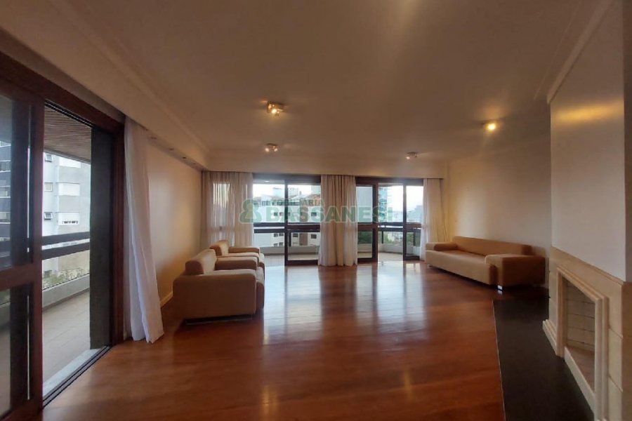 Apartamento com 250m², 3 dormitórios, 4 vagas, no bairro Madureira em Caxias do Sul para Comprar