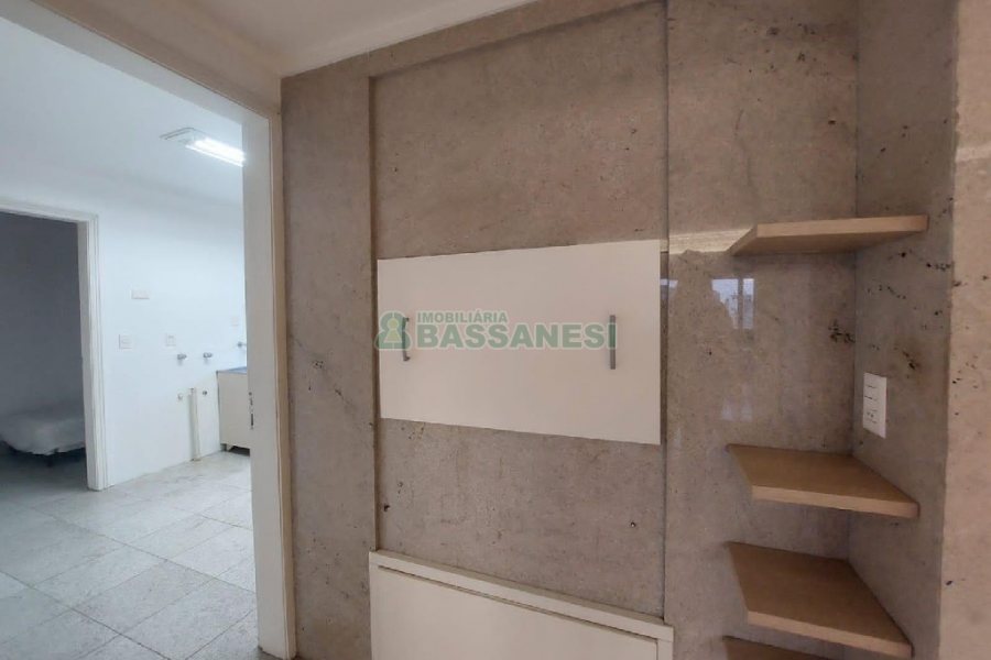Apartamento com 250m², 3 dormitórios, 4 vagas, no bairro Madureira em Caxias do Sul para Comprar