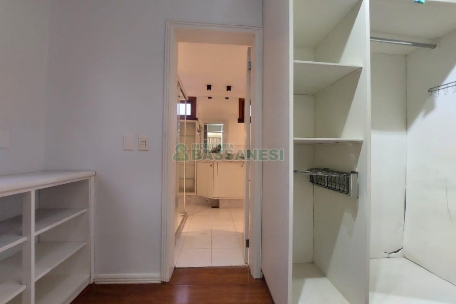 Apartamento com 250m², 3 dormitórios, 4 vagas, no bairro Madureira em Caxias do Sul para Comprar