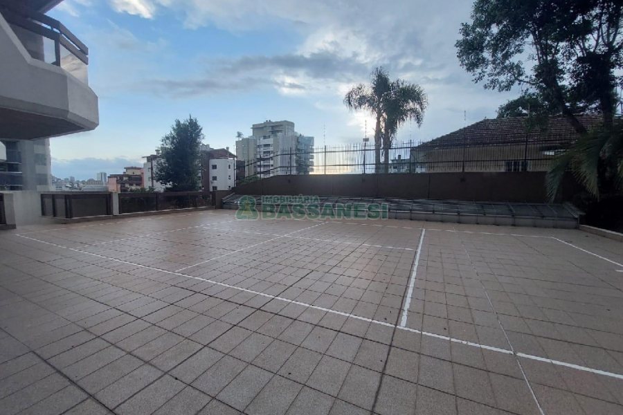 Apartamento com 250m², 3 dormitórios, 4 vagas, no bairro Madureira em Caxias do Sul para Comprar