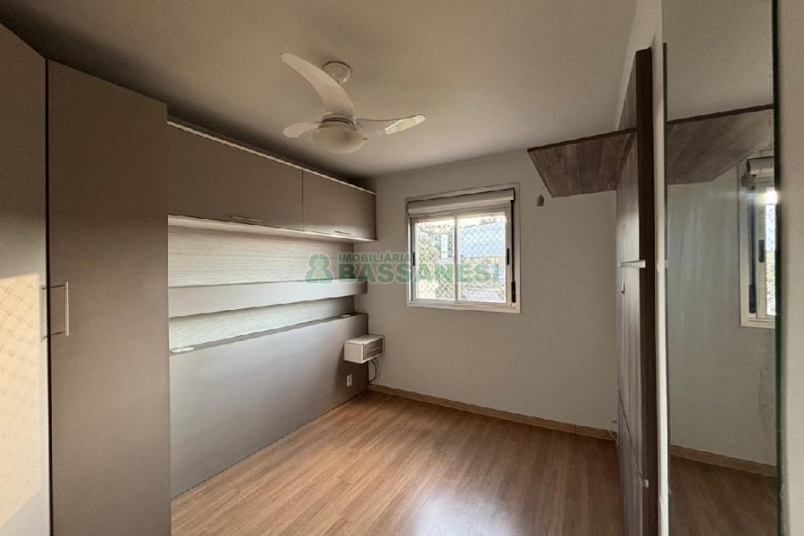 Apartamento com 51m², 2 dormitórios, 1 vaga, no bairro São Caetano em Caxias do Sul para Alugar