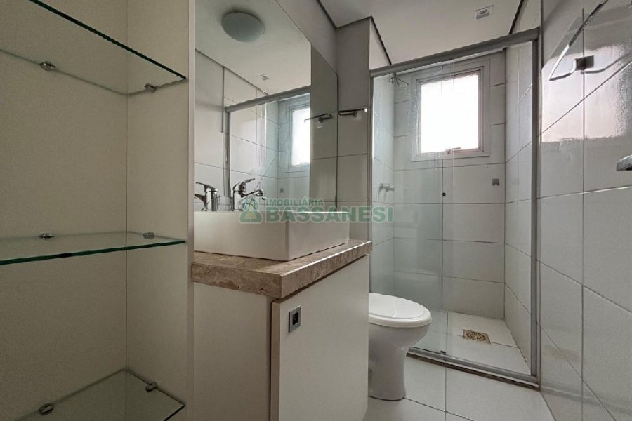 Apartamento com 51m², 2 dormitórios, 1 vaga, no bairro São Caetano em Caxias do Sul para Alugar