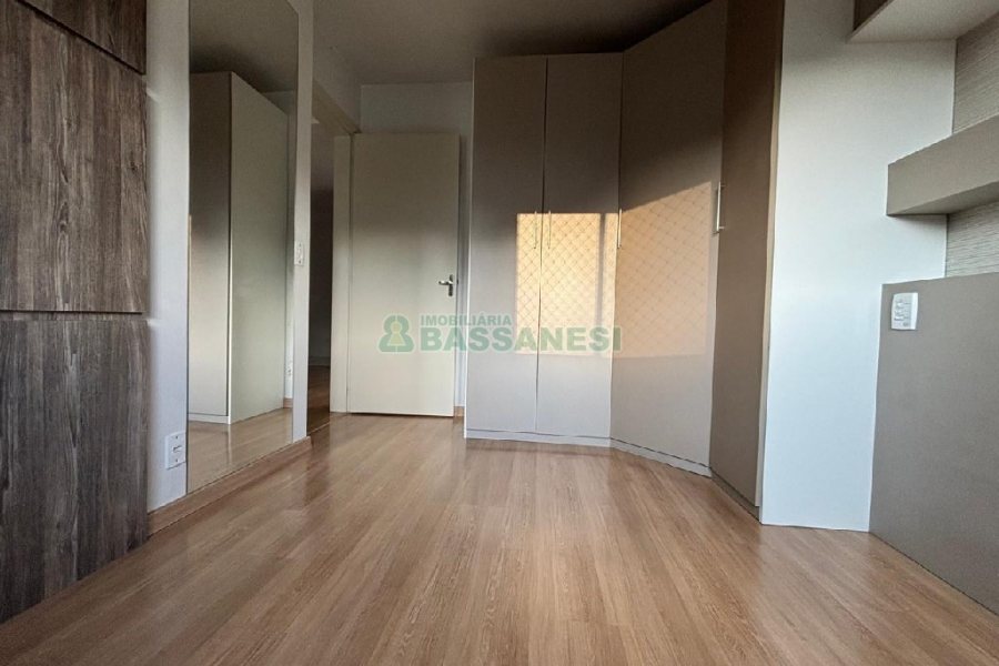 Apartamento com 51m², 2 dormitórios, 1 vaga, no bairro São Caetano em Caxias do Sul para Alugar