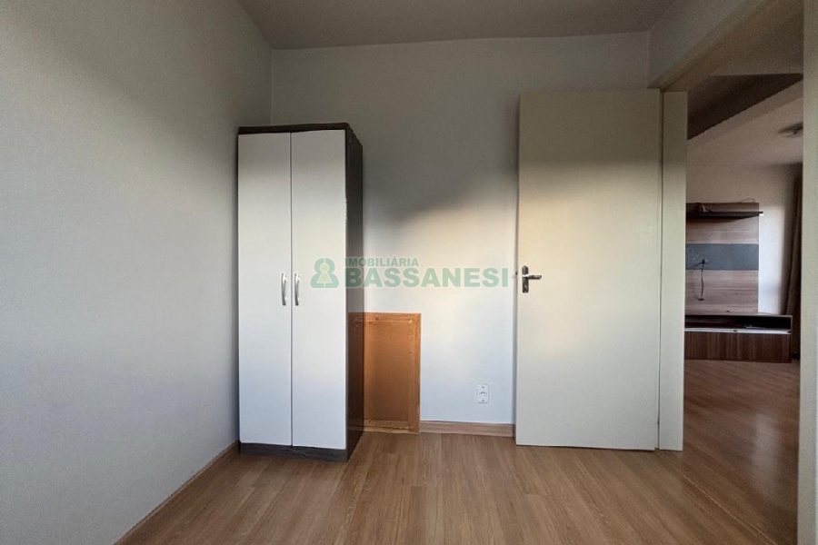 Apartamento com 51m², 2 dormitórios, 1 vaga, no bairro São Caetano em Caxias do Sul para Alugar