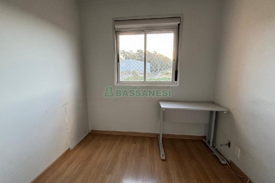 Apartamento com 51m², 2 dormitórios, 1 vaga, no bairro São Caetano em Caxias do Sul para Alugar