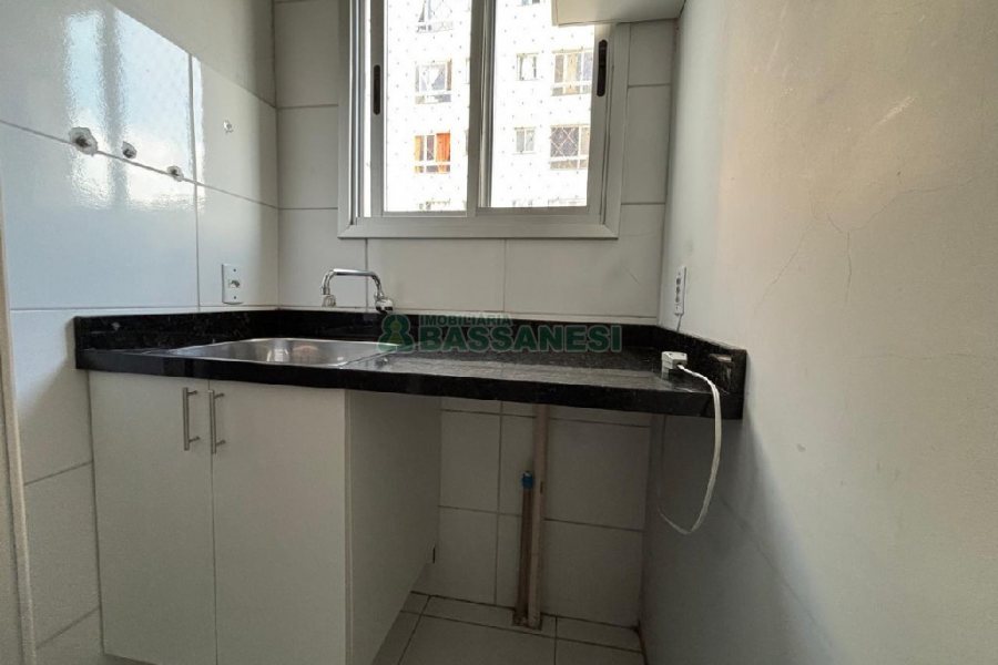 Apartamento com 51m², 2 dormitórios, 1 vaga, no bairro São Caetano em Caxias do Sul para Alugar