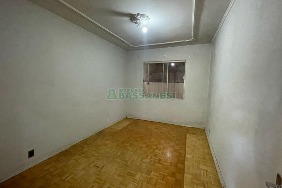Apartamento com 90m², 2 dormitórios, 1 vaga, no bairro Centro em Caxias do Sul para Comprar