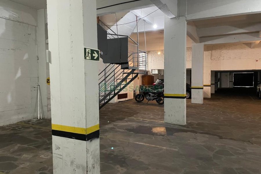 Apartamento com 90m², 2 dormitórios, 1 vaga, no bairro Centro em Caxias do Sul para Comprar