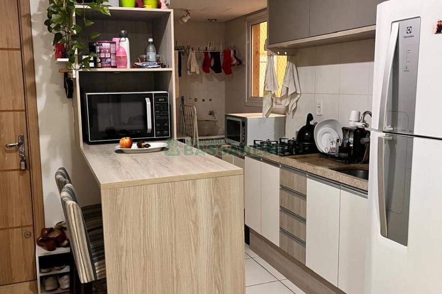 Apartamento com 53m², 2 dormitórios, 1 vaga, no bairro Vinhedos em Caxias do Sul para Comprar