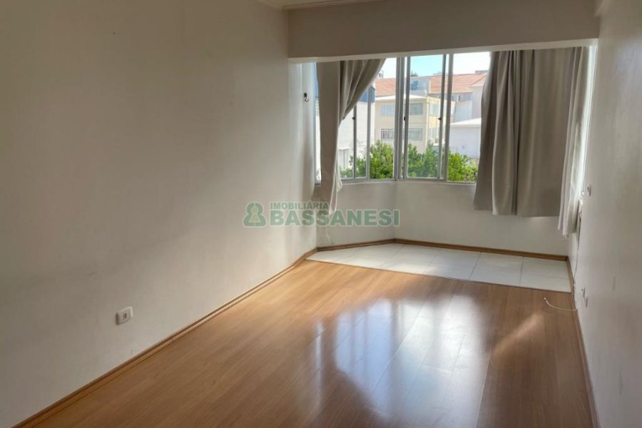 Apartamento com 66m², 2 dormitórios, no bairro Nossa Senhora de Lourdes em Caxias do Sul para Comprar