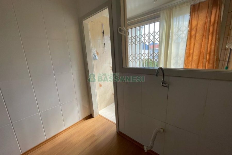 Apartamento com 66m², 2 dormitórios, no bairro Nossa Senhora de Lourdes em Caxias do Sul para Comprar