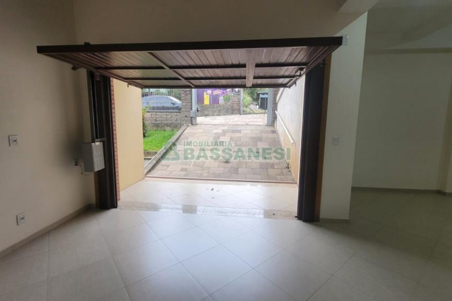 Loja com 150m², no bairro Kayser em Caxias do Sul para Alugar