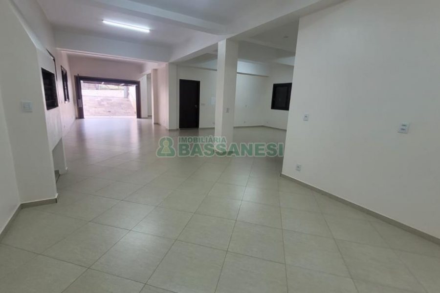 Loja com 150m², no bairro Kayser em Caxias do Sul para Alugar