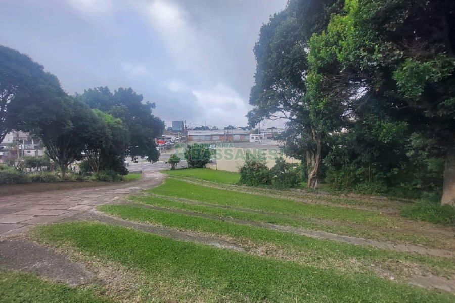 Pavilhão com 300m², no bairro De Lazzer em Caxias do Sul para Alugar