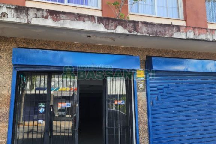 Loja com 400m², no bairro Nossa Senhora de Lourdes em Caxias do Sul para Alugar ou Comprar