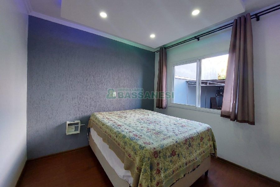 Apto Mobiliado com 55m², 2 dormitórios, 1 vaga, no bairro Vinhedos em Caxias do Sul para Comprar