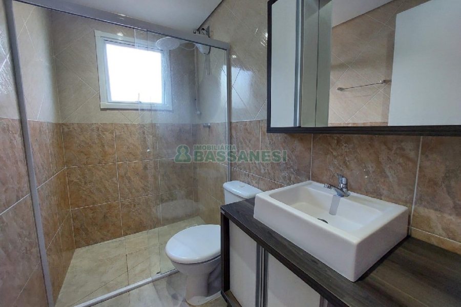 Apto Mobiliado com 55m², 2 dormitórios, 1 vaga, no bairro Vinhedos em Caxias do Sul para Comprar