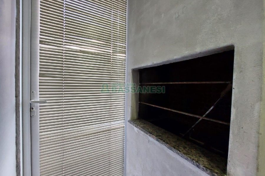 Apto Mobiliado com 55m², 2 dormitórios, 1 vaga, no bairro Vinhedos em Caxias do Sul para Comprar