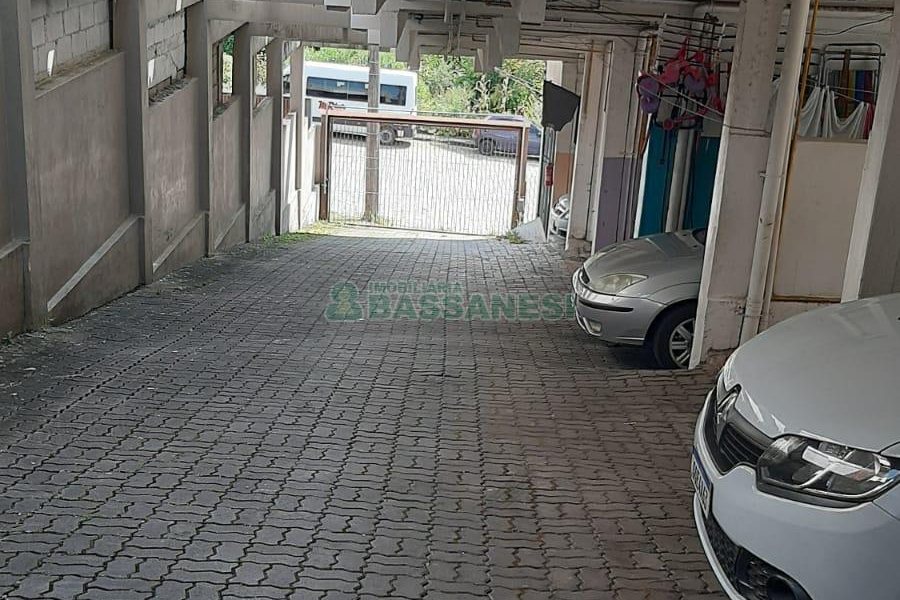 Sobrado com 62m², 2 dormitórios, 1 vaga, no bairro Esplanada em Caxias do Sul para Comprar