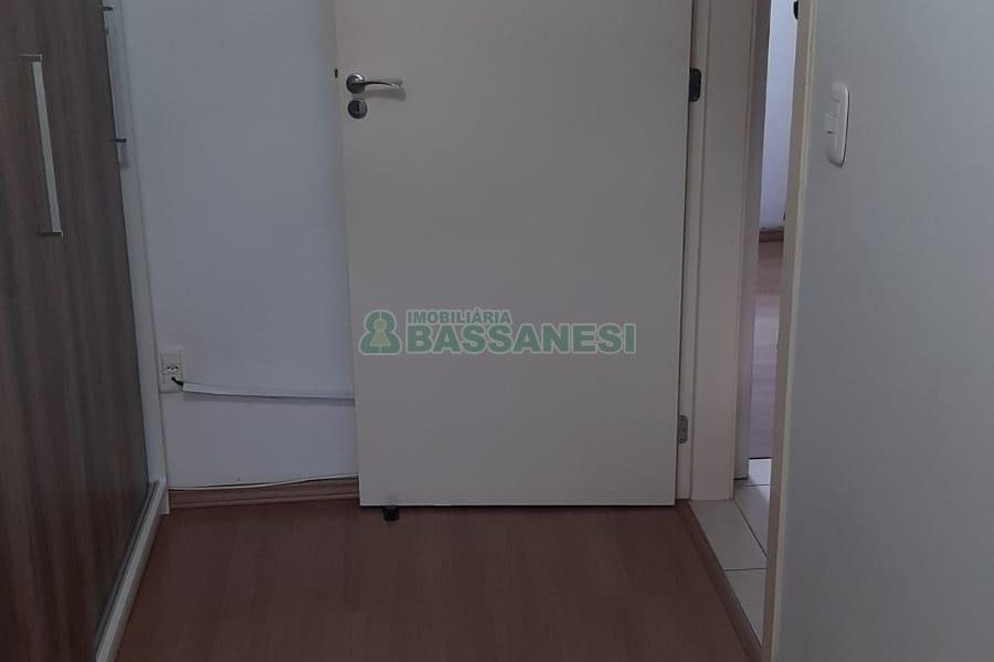 Sobrado com 62m², 2 dormitórios, 1 vaga, no bairro Esplanada em Caxias do Sul para Comprar