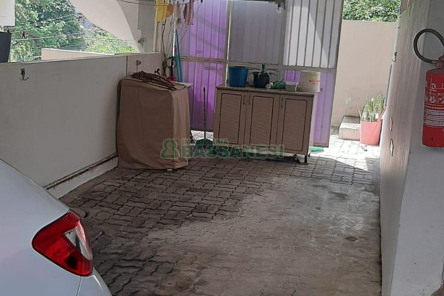 Sobrado com 62m², 2 dormitórios, 1 vaga, no bairro Esplanada em Caxias do Sul para Comprar