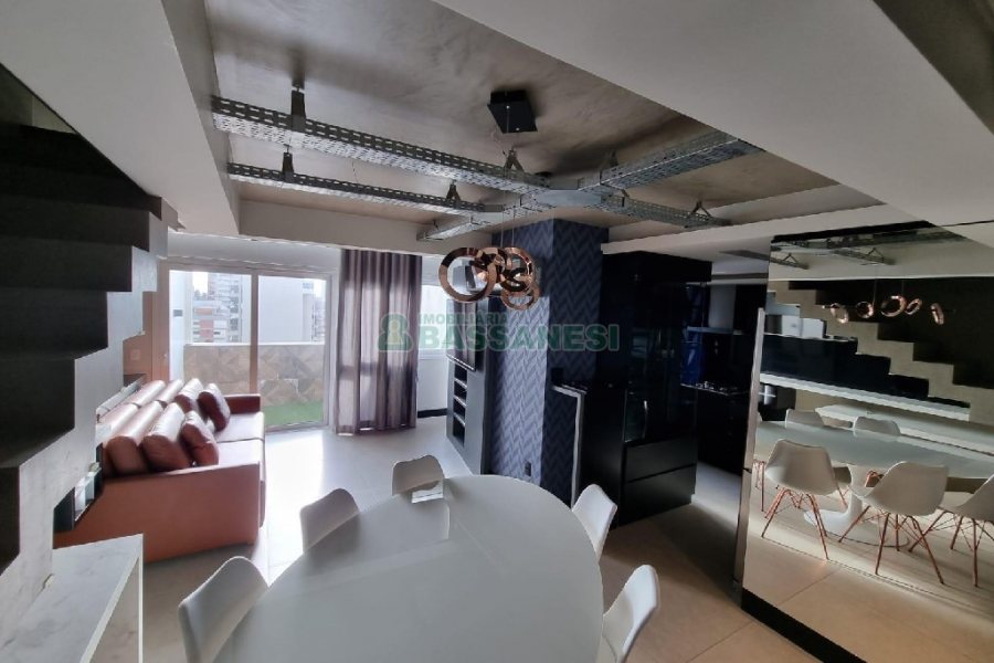 Apto Mobiliado com 84m², 1 dormitório, 2 vagas, no bairro Centro em Caxias do Sul para Alugar