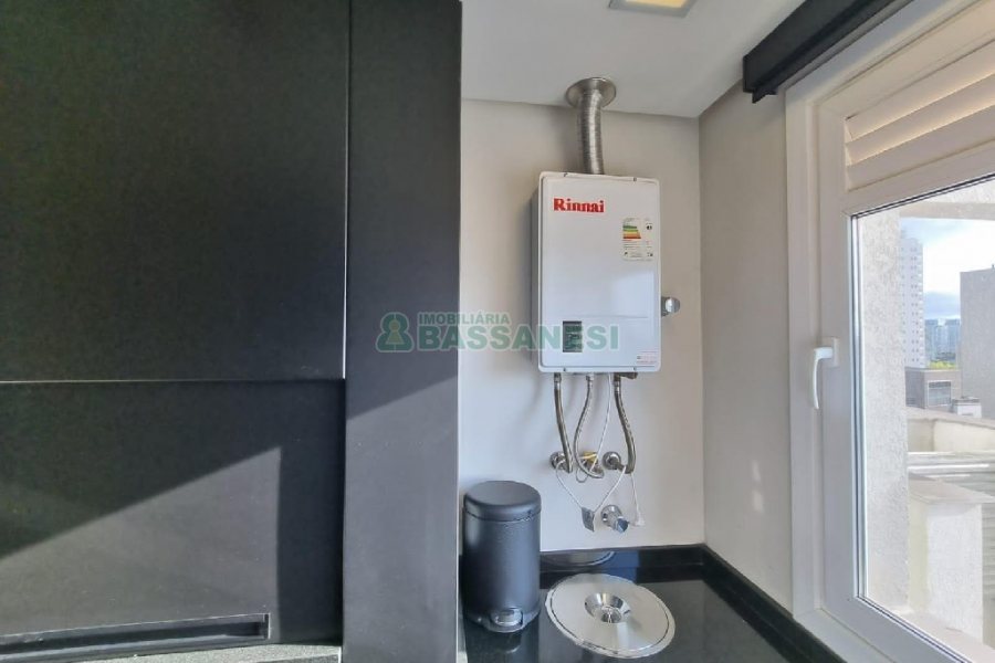 Apto Mobiliado com 84m², 1 dormitório, 2 vagas, no bairro Centro em Caxias do Sul para Alugar