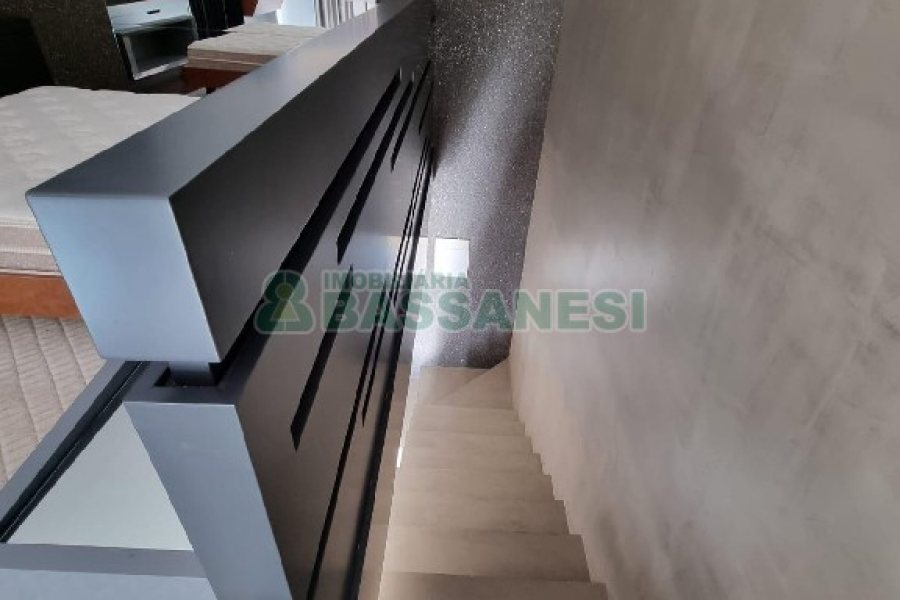 Apto Mobiliado com 84m², 1 dormitório, 2 vagas, no bairro Centro em Caxias do Sul para Alugar