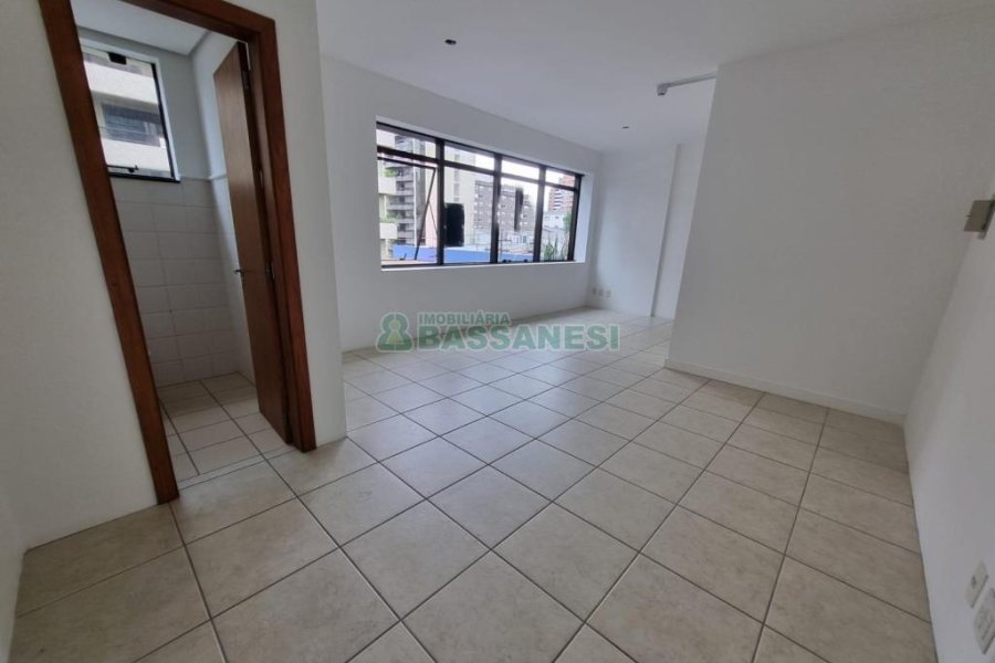 Sala com 50m², no bairro Centro em Caxias do Sul para Alugar