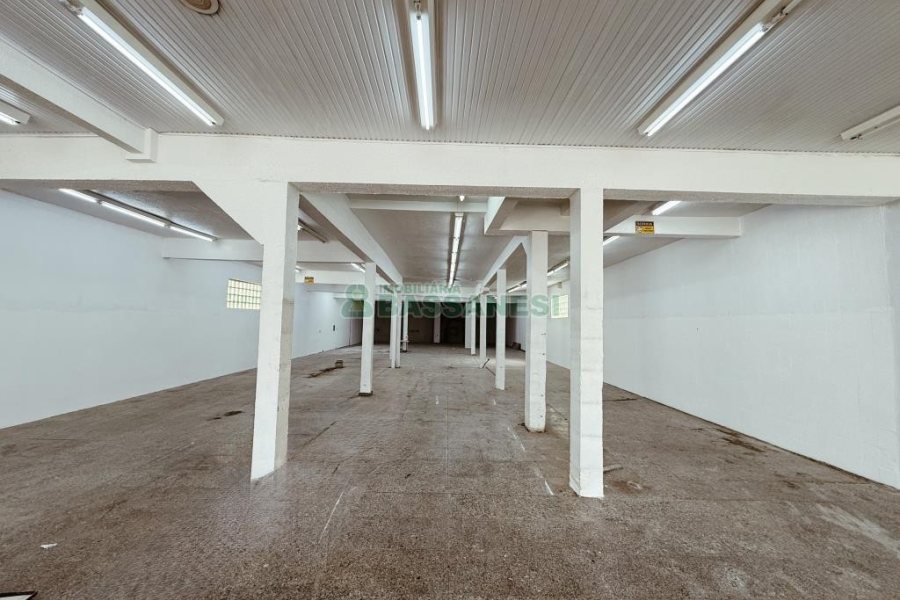 Loja com 724m², no bairro Santa Catarina em Caxias do Sul para Alugar