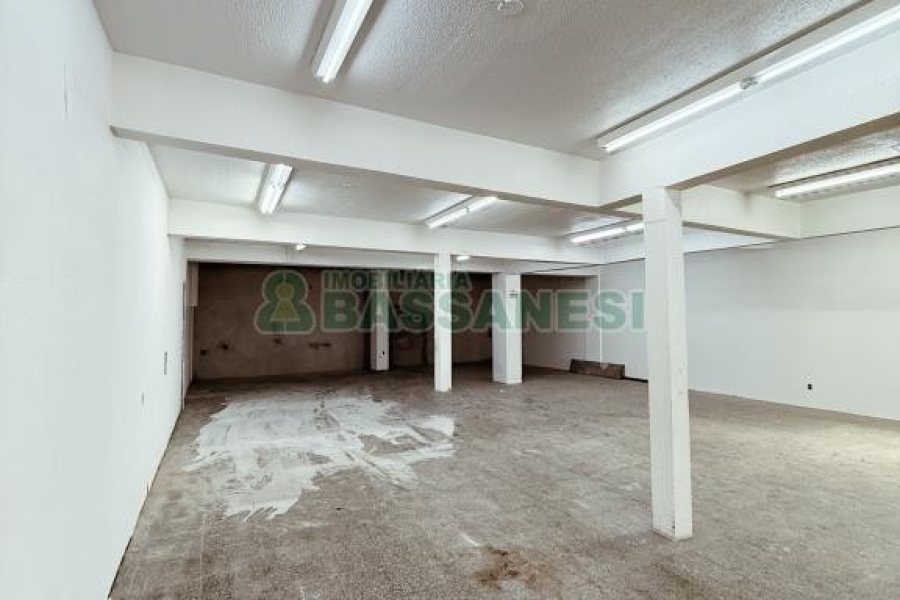 Loja com 724m², no bairro Santa Catarina em Caxias do Sul para Alugar