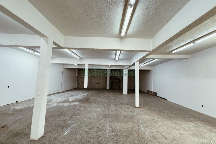 Loja com 724m², no bairro Santa Catarina em Caxias do Sul para Alugar
