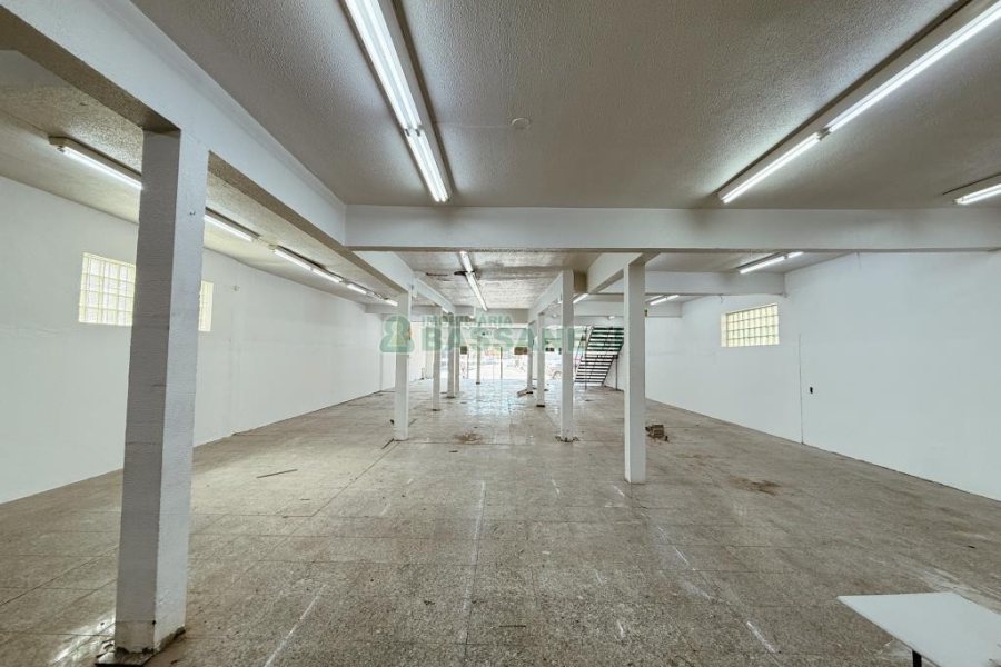 Loja com 724m², no bairro Santa Catarina em Caxias do Sul para Alugar