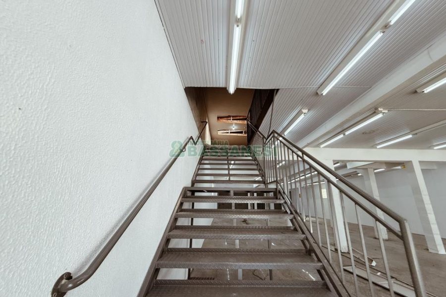 Loja com 724m², no bairro Santa Catarina em Caxias do Sul para Alugar