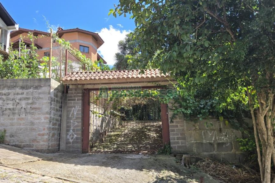 Casa com 500m², 4 dormitórios, 4 vagas, no bairro Esplanada em Caxias do Sul para Comprar