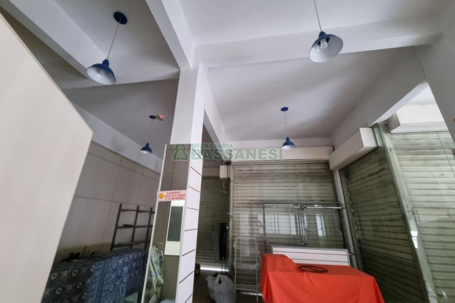 Loja com 215m², no bairro Nossa Senhora de Fátima em Caxias do Sul para Alugar