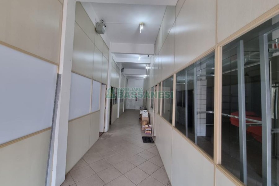 Loja com 215m², no bairro Nossa Senhora de Fátima em Caxias do Sul para Alugar